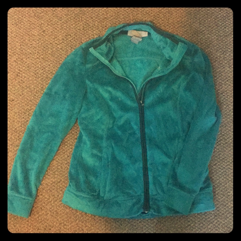 Selling for a friend, closet clean out!